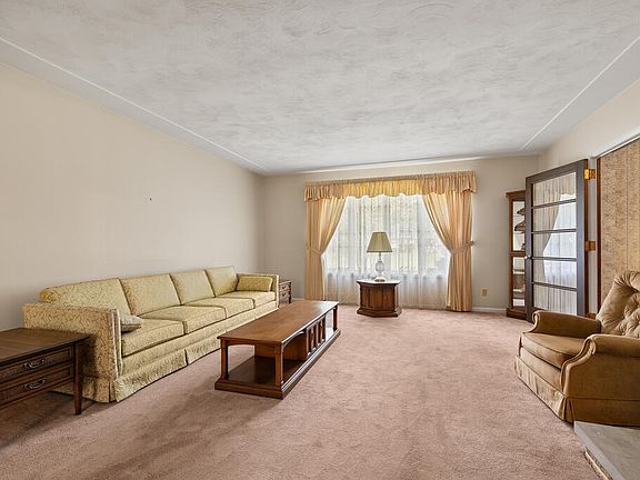 4th image of 1015 Linwood Pl