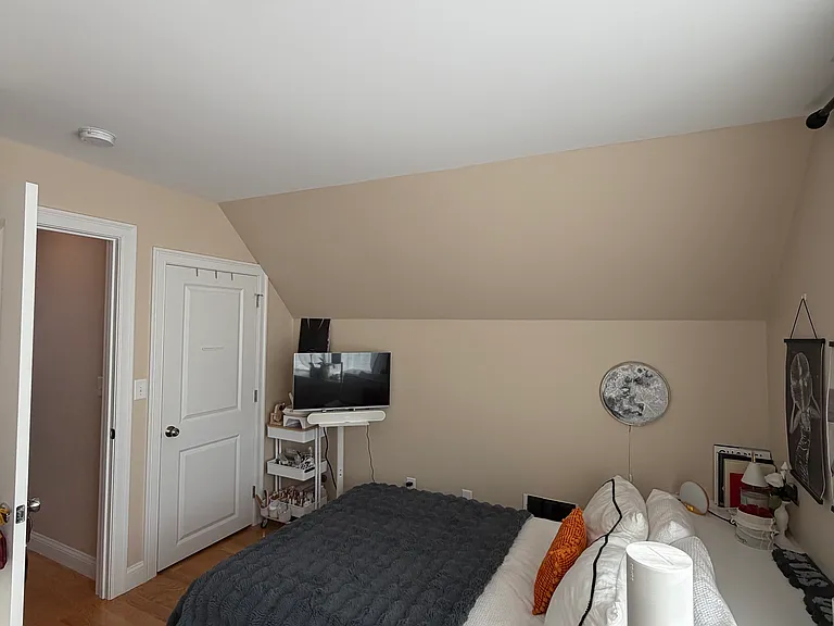62-64 Waverly St #2 — Photo 22