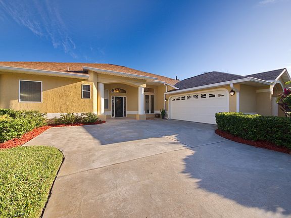 3rd image of 834 Black Bird Ct