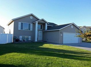 5820 Saddle Creek Ln, Pasco, WA 99301