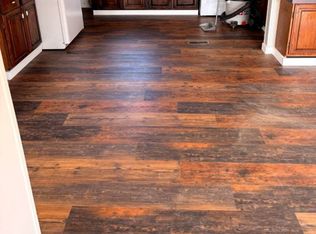 1008 Berry Ct W, Jonesborough, TN 37659