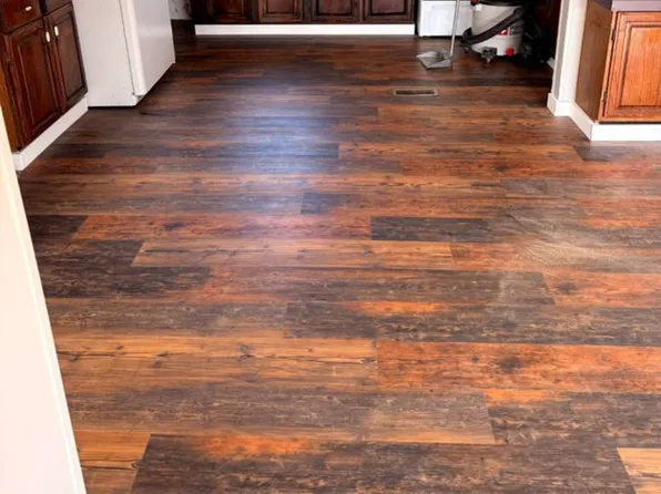 1008 Berry Ct W, Jonesborough, TN 37659