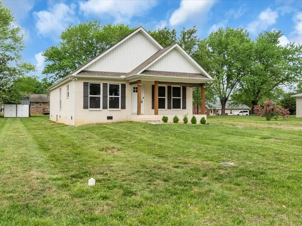 829 Luttrell Ave, Smithville, TN 37166