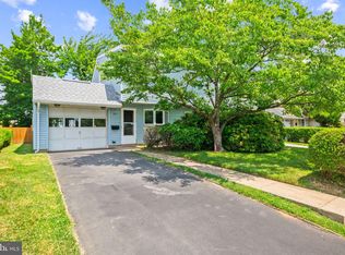 3217 Holyoke Rd, Philadelphia, PA 19114