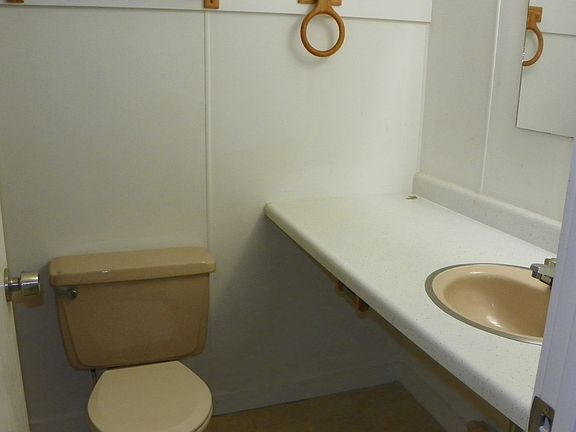 SS21T All Mountain Rentals Bath