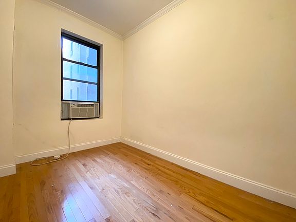 4th image of 348 E 66th St