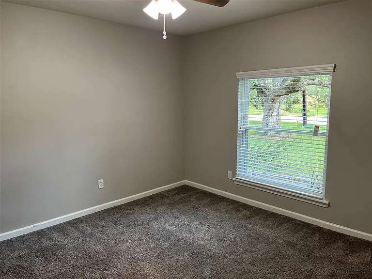 304 S Shadowbend Ave — Photo 29