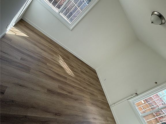 5th image of 13716 Goleta St