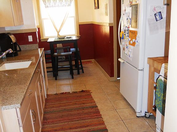 5th image of 420 Henry St NE
