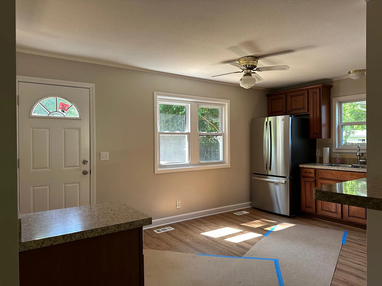 3 bed, 1070 sqft, $1,751 — Photo 4