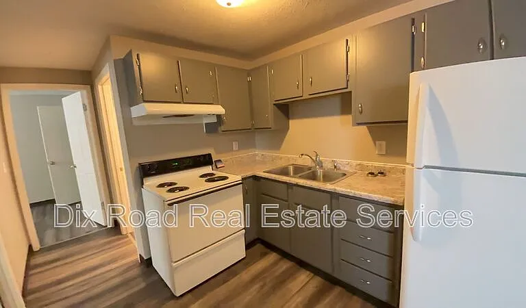 739 Trumbull St #9 — Photo 5