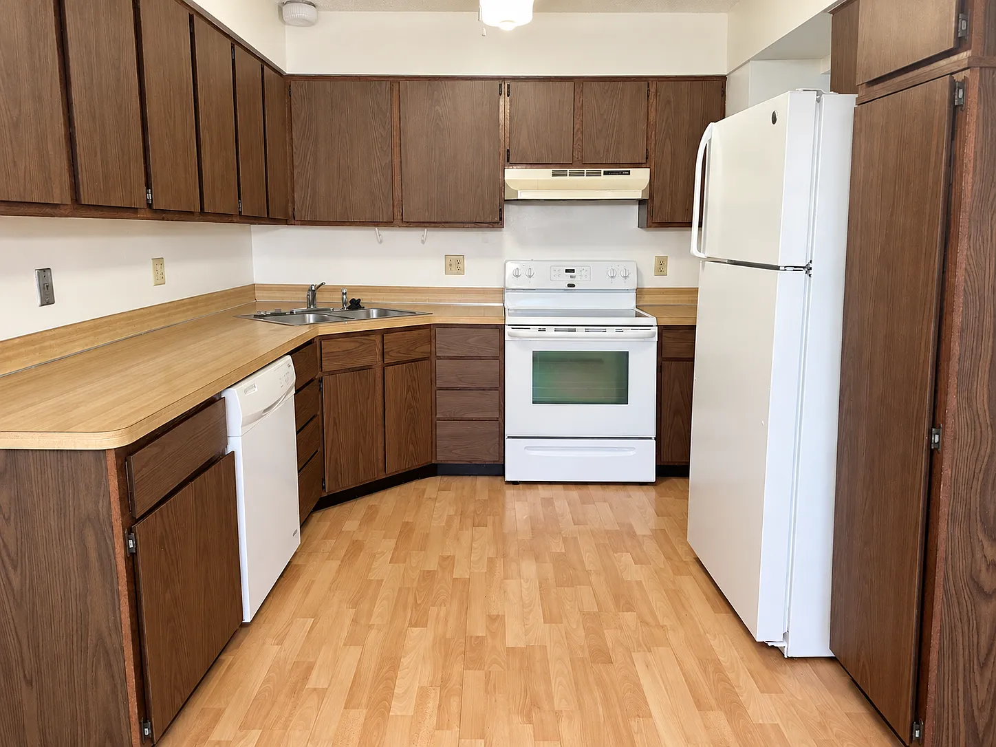 4 bed, $2,000 — Photo 4