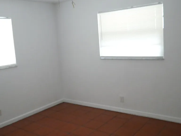 4181 SW 20th St #4 — Photo 11