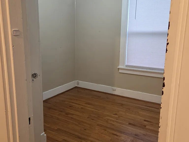 606 Fordham Ave #2 — Photo 2
