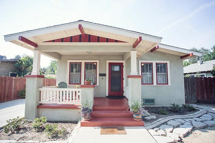 1920's Renovated furnished Craftsman.