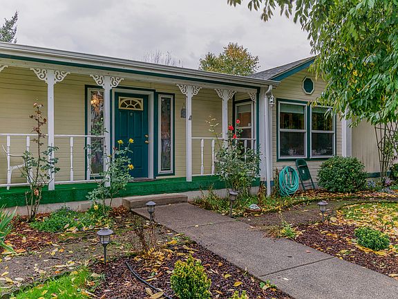 3rd image of 2708 NE 84th St