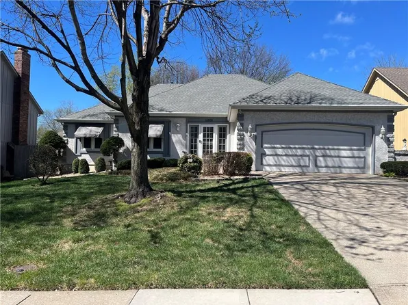 11806 Craig St, Overland Park, KS 66210