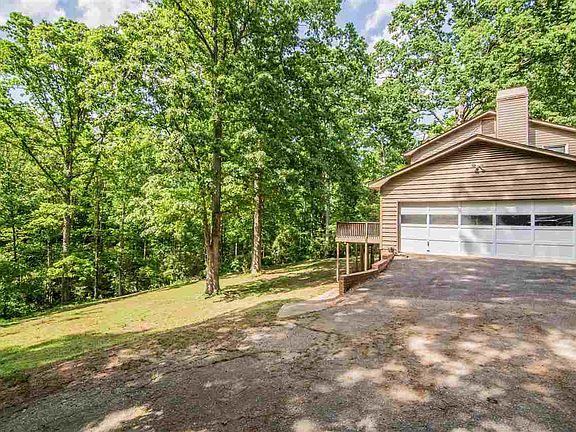 3rd image of 10 Brandie Ct