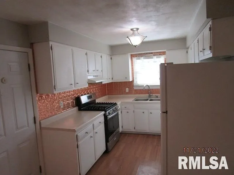 Thumbnail 12