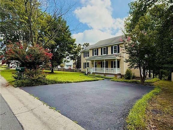 2nd image of 8240 Tarragon Dr