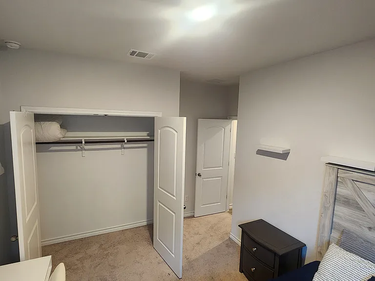 187 Longstraw Dr — Photo 2