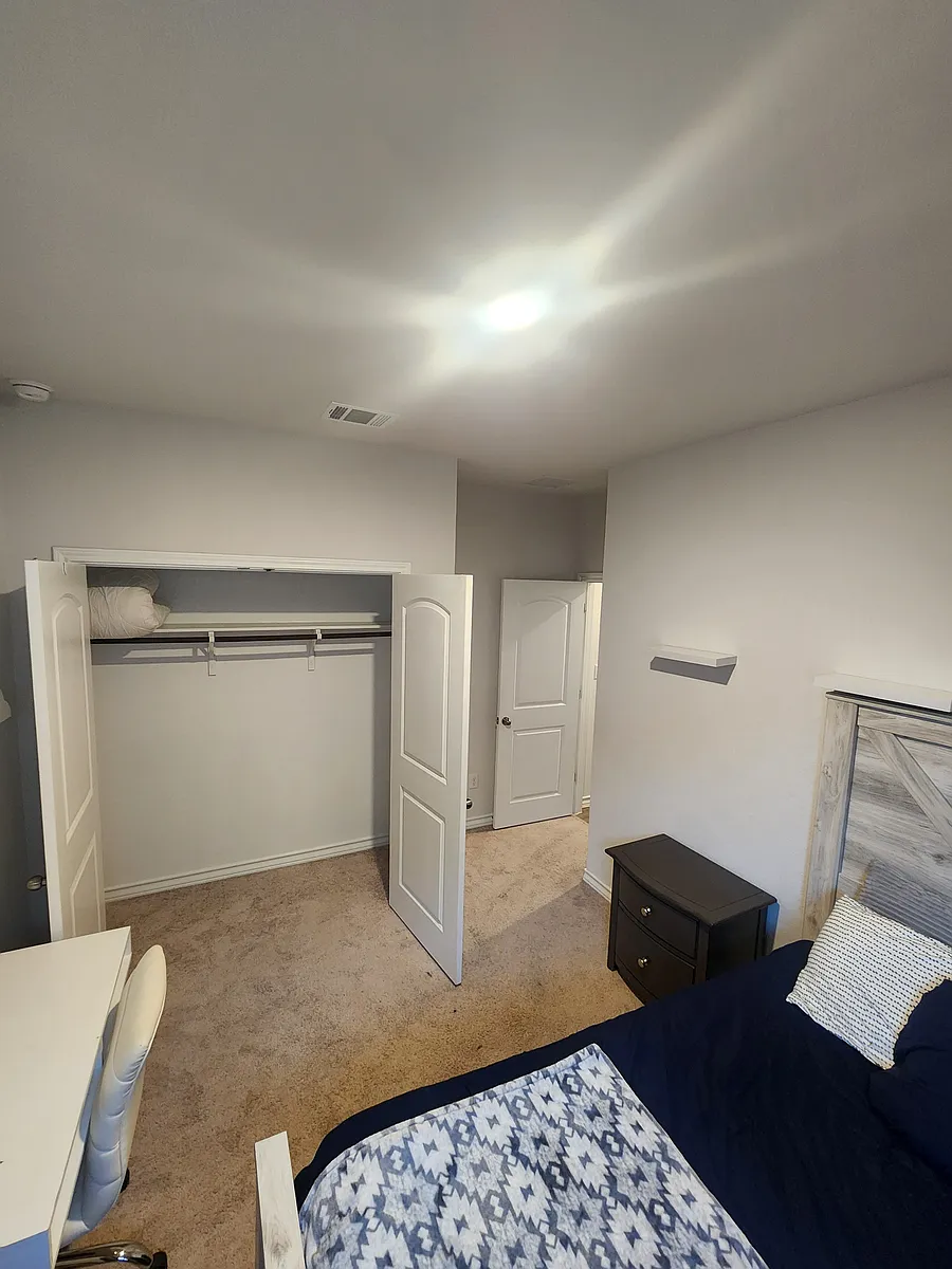 Building Photo - 187 Longstraw Dr