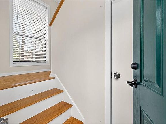 2nd image of 204 Wynnes Ridge Cir SE