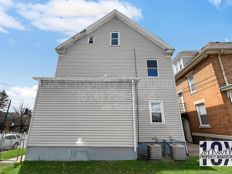 1652 Summit St #A — Photo 25