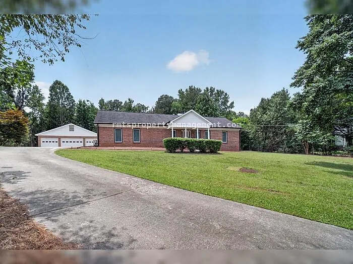 1799 Jimmy Dodd Rd — Photo 3