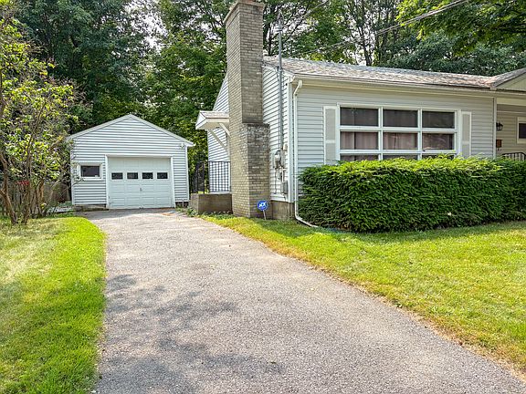 5th image of 38 Marshall Dr