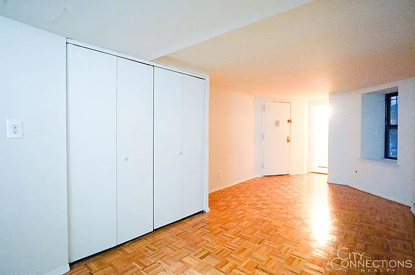 Rented by City Connections Realty | media 15