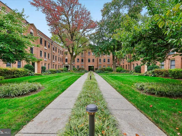 4822 Chevy Chase Dr APT 103, Chevy Chase, MD 20815
