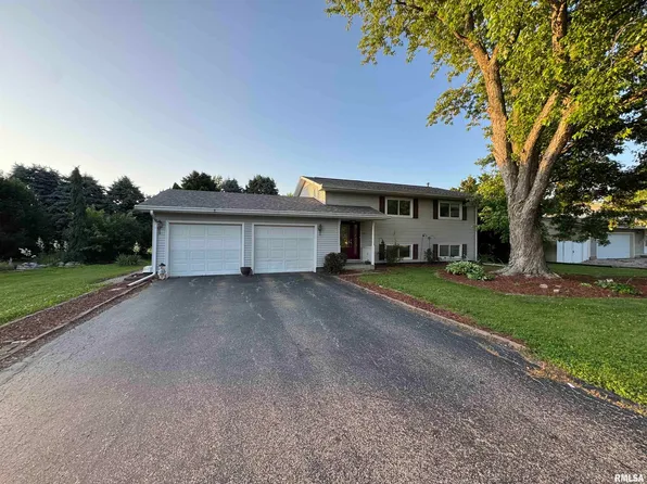 107 Trojan Ave, Avon, IL 61415