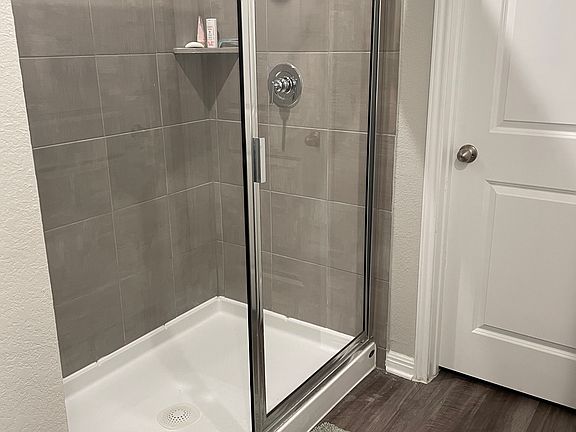 3rd image of 103 Oakdale Meadows Ln