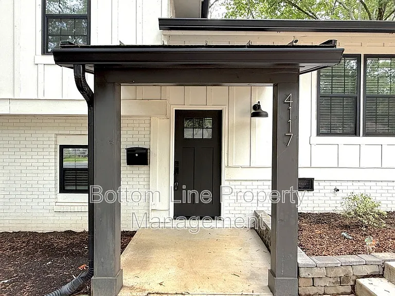 4117 Oak Forest Dr — Photo 2