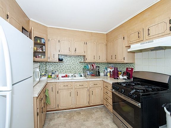 5th image of 47 Saratoga St