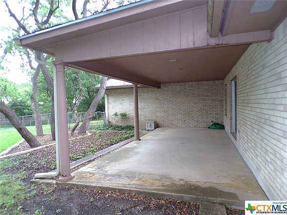 4th image of 822 Estate Dr