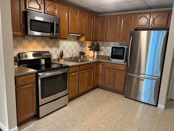 5th image of 119I Capitol Hill Drive