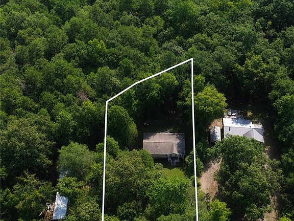 3rd image of 468 Charlies Creek Rd