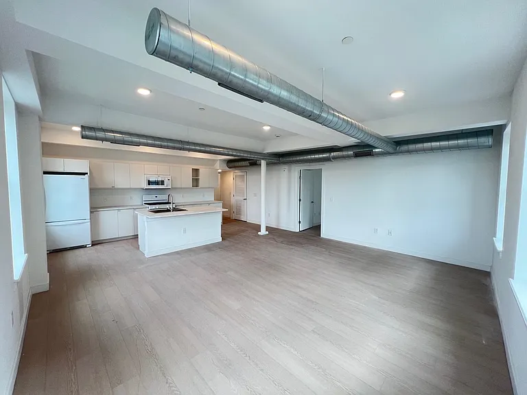 141 Christopher Columbus Dr #2 — Photo 2