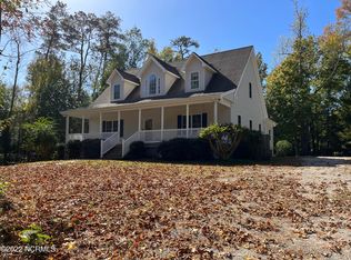 2125 Neuse Cliffs Cir, New Bern, NC 28560