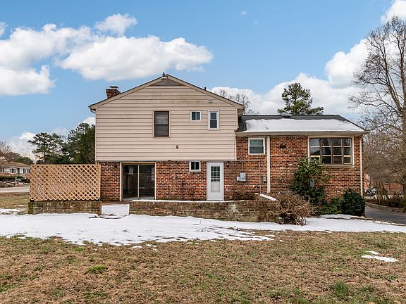 3rd image of 7938 Colony Dr