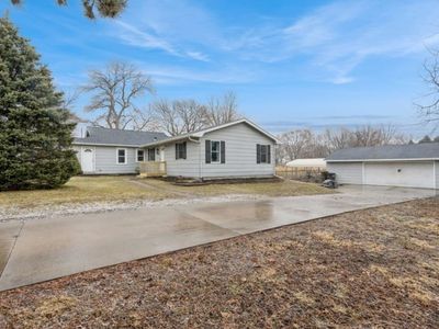 4101 E 25th St, Des Moines, IA, 50317