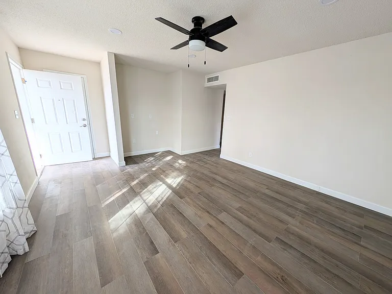5857 W Valley Cir — Photo 3