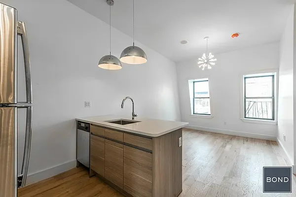 Rented by Bond New York | media 14