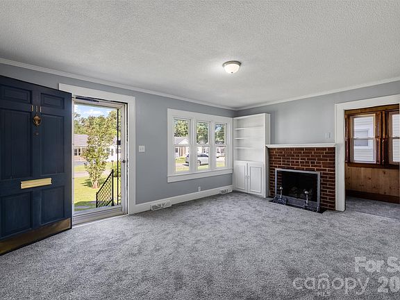5th image of 111 Courtland St