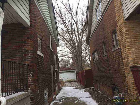 974 E Robinwood