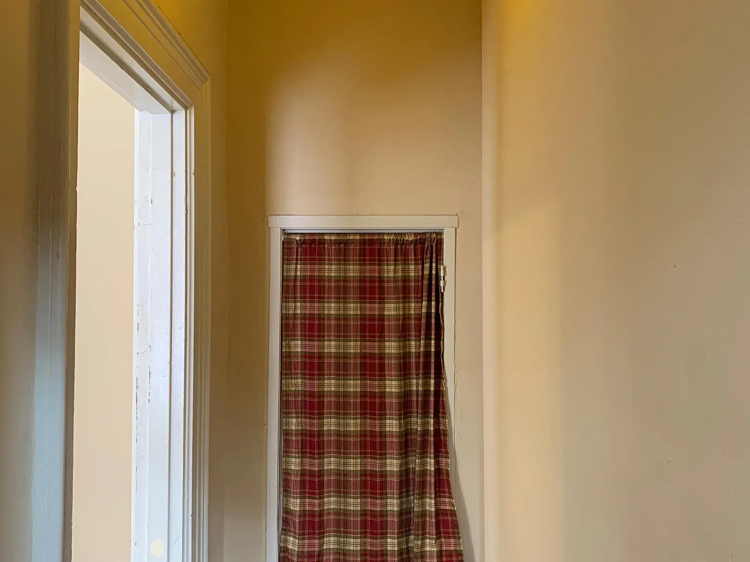 2 bed, $1,400 — Photo 2