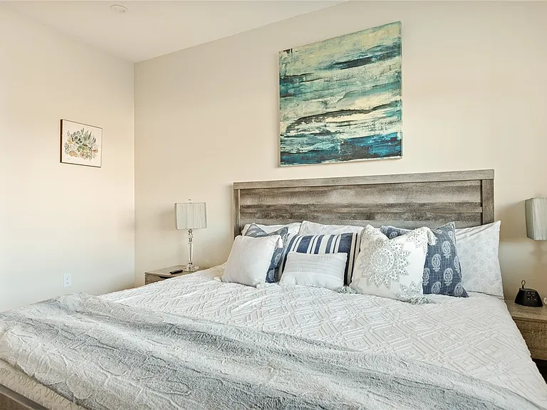 1215 Valley View Dr — Photo 12