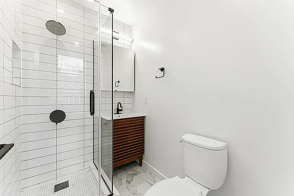 Bathroom, photo 1